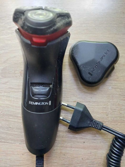 Електробритви Remingston  та Braun