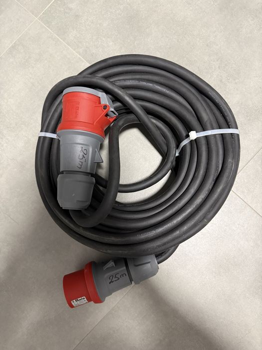 Kabel o dlugosci 25 m