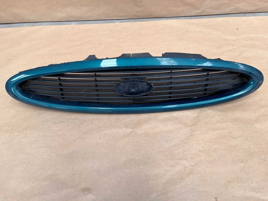 Ford Mondeo mk2 sedan grill atrapa