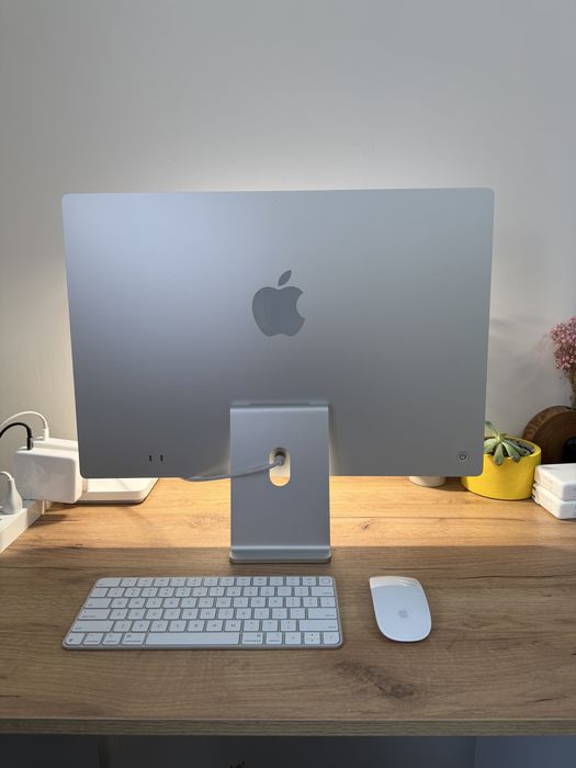iMac 24’ M4 8-Core 16 GB RAM 256 SSad Silver MWUC3