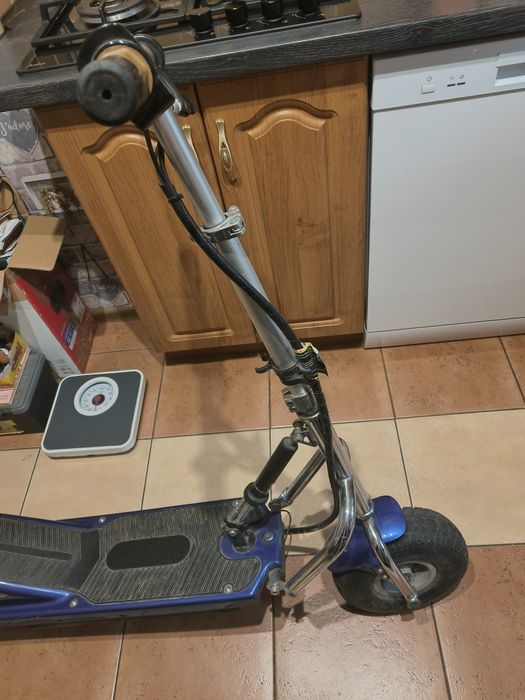 Sprzedam na części lub do skompletowania hulajnogę elektryczną Frugal
