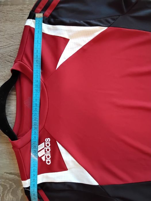 Футболка Adidas розмір s-m, дитячий L
