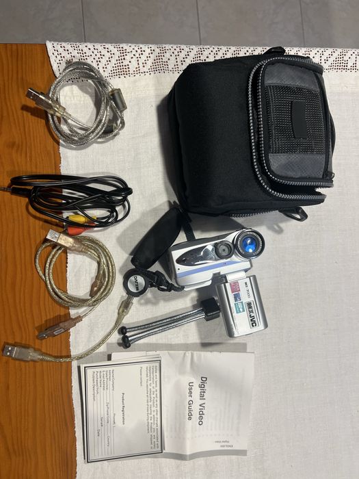 Vende se maquina de filmar ja antiga