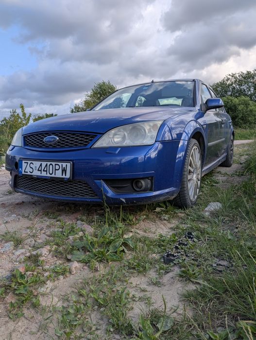 Ford Mondeo ST 220