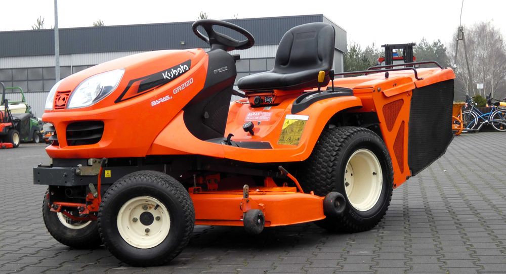 Traktorek kosiarka KUBOTA GR2100 Diesel 4x4 (081208.5) - Baras
