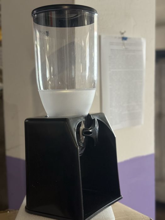 Диспенсер з поворотним дозатором Royal Catering на 3 л