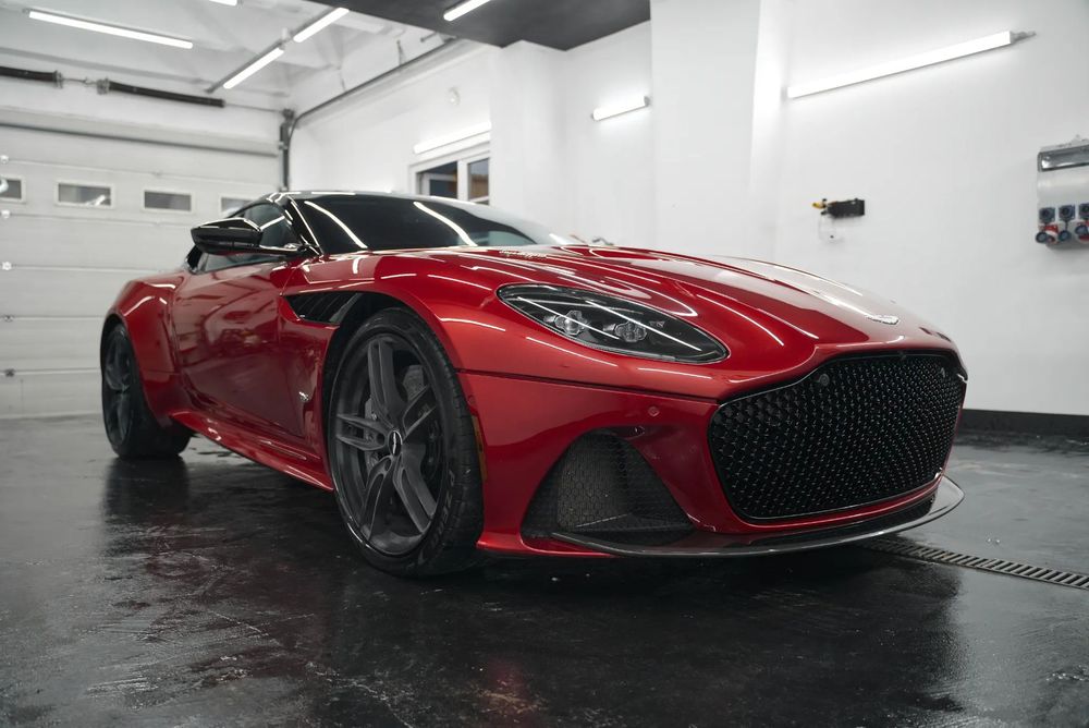 Aston Martin DBS Superleggera Aston Martin DBS Superleggera