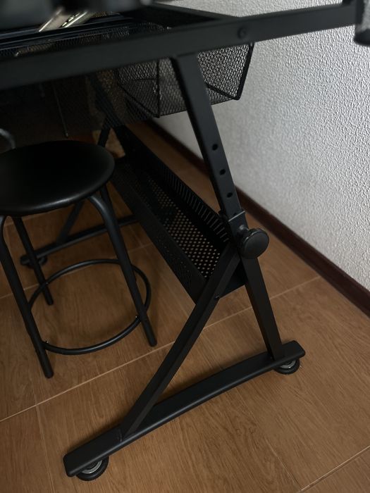 Conjunto secretária e banco