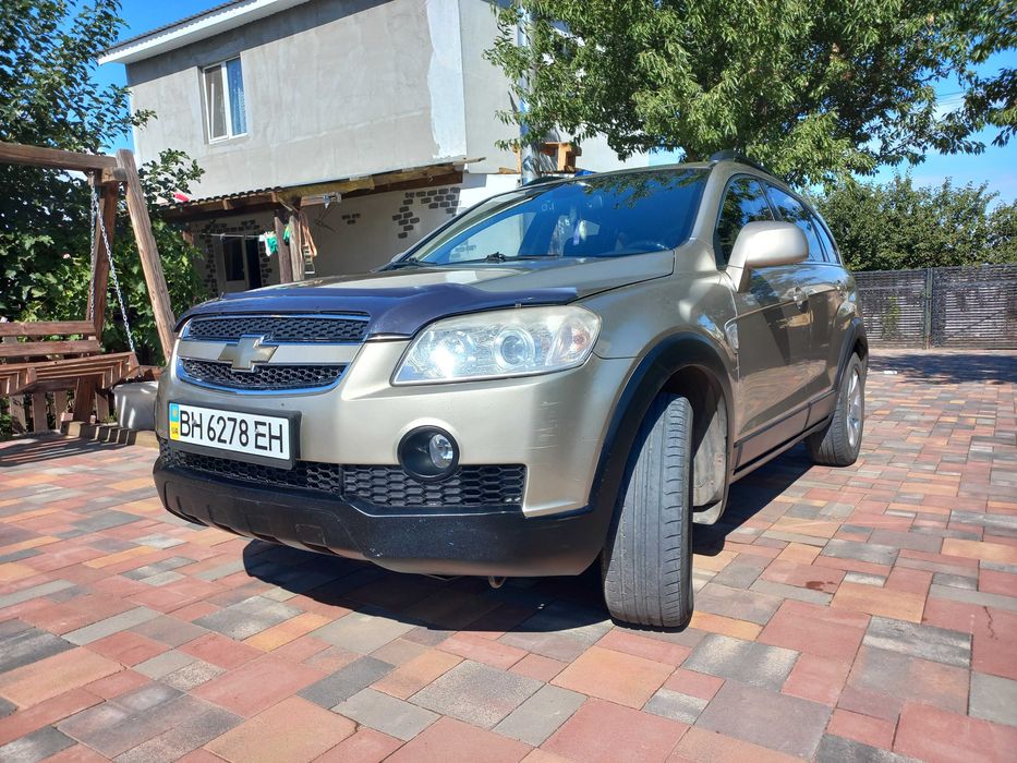 продати авто Chevrolet Captiva