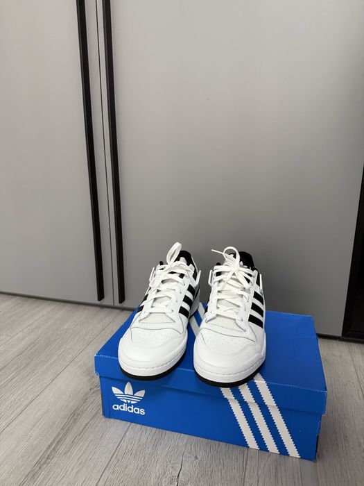 Adidas forum low