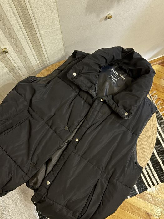 Безрукавка чорна оверсайз