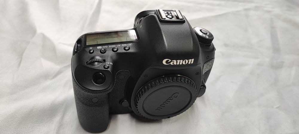Canon eos 5 D Mark iii  body