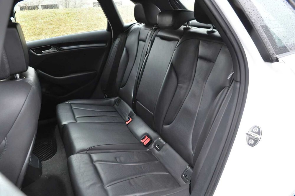 Audi A3  e-tron Premium Plus      2016