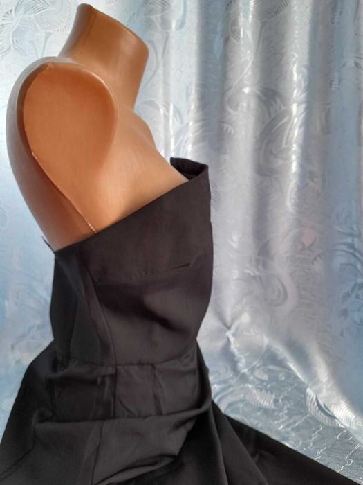 Продам плаття чорного кольору