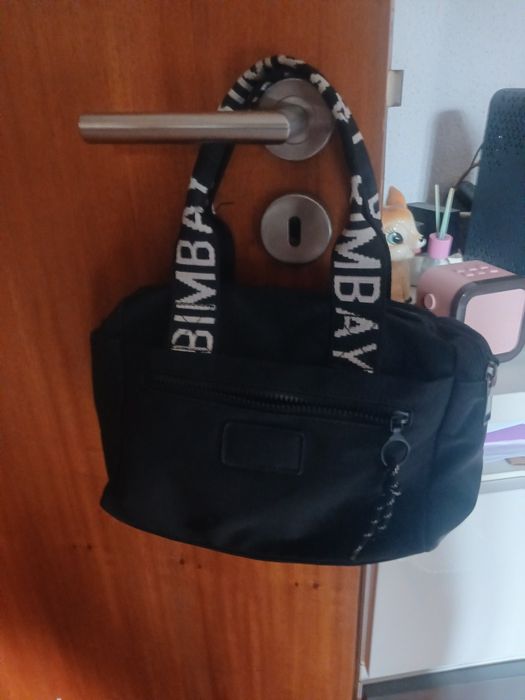 Mala preta bimbola
