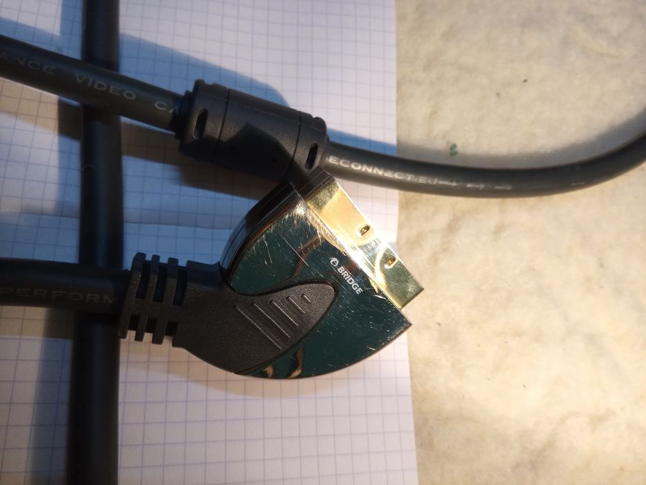 Sprzedam najwyższej klasy światowej kabel video firmy BRIDGE .