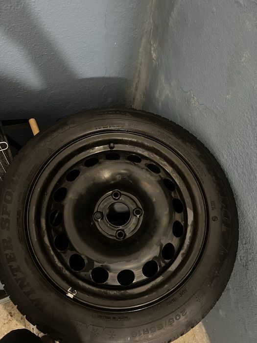 Jantes de ferro com pneus