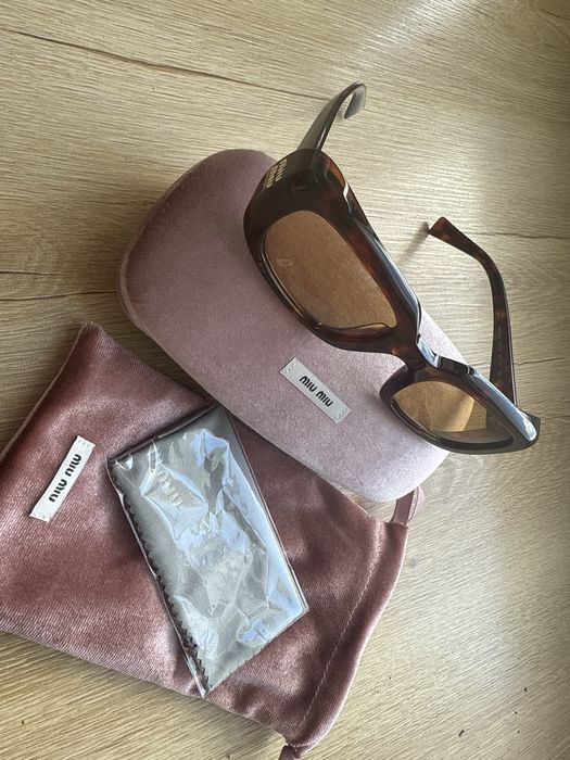 Okulary przeciwsłoneczne miu miu