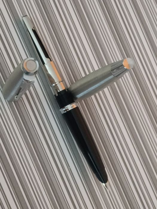 Caneta Parker 45 de aparo em Inox