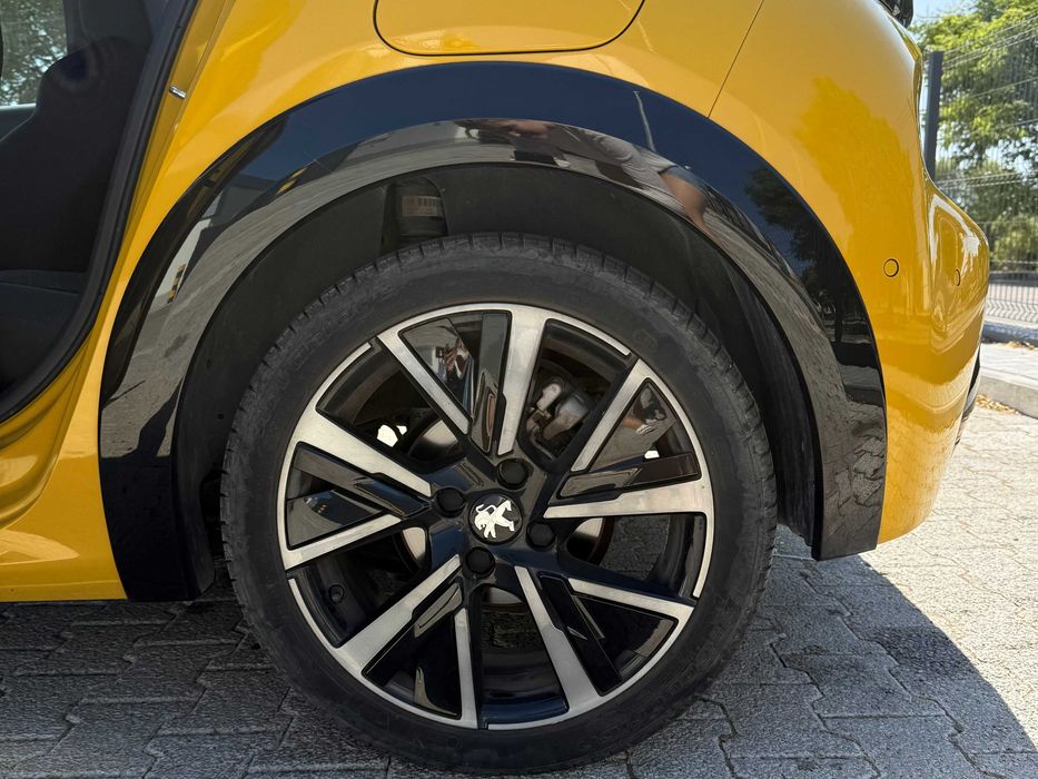 Peugeot 208 GT 2022