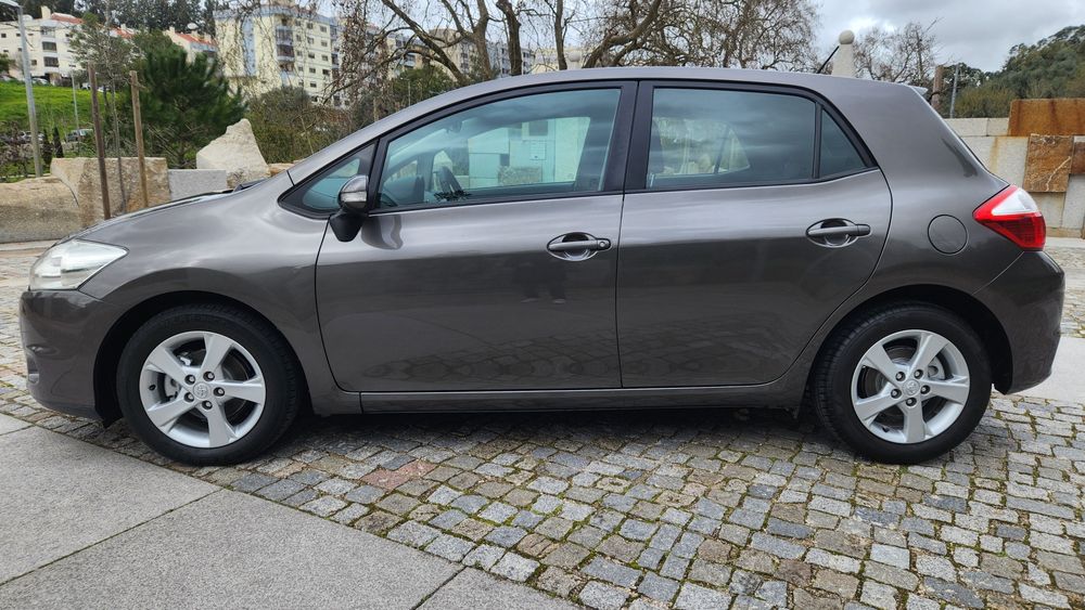 Toyota Auris 1.33 VVTI  190.000 kms