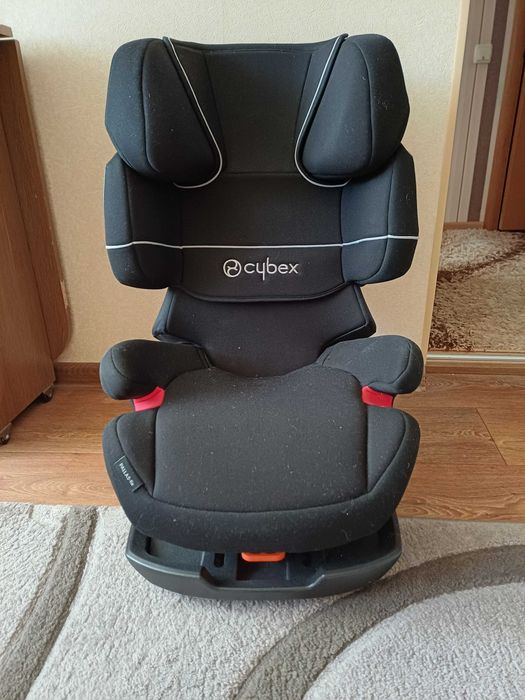 Автокрісло Cybex Solution B-fix Bay Volcano Black . Куплене в Польщі.