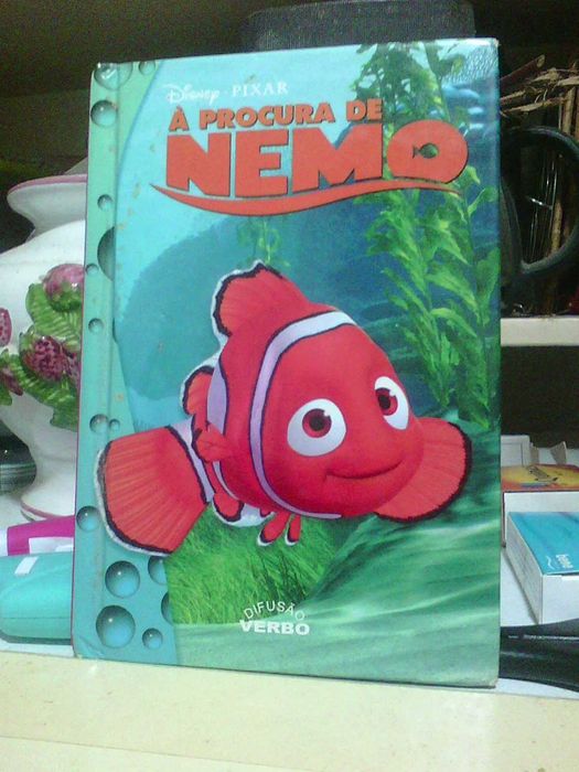 À Procura de Nemo disney livro