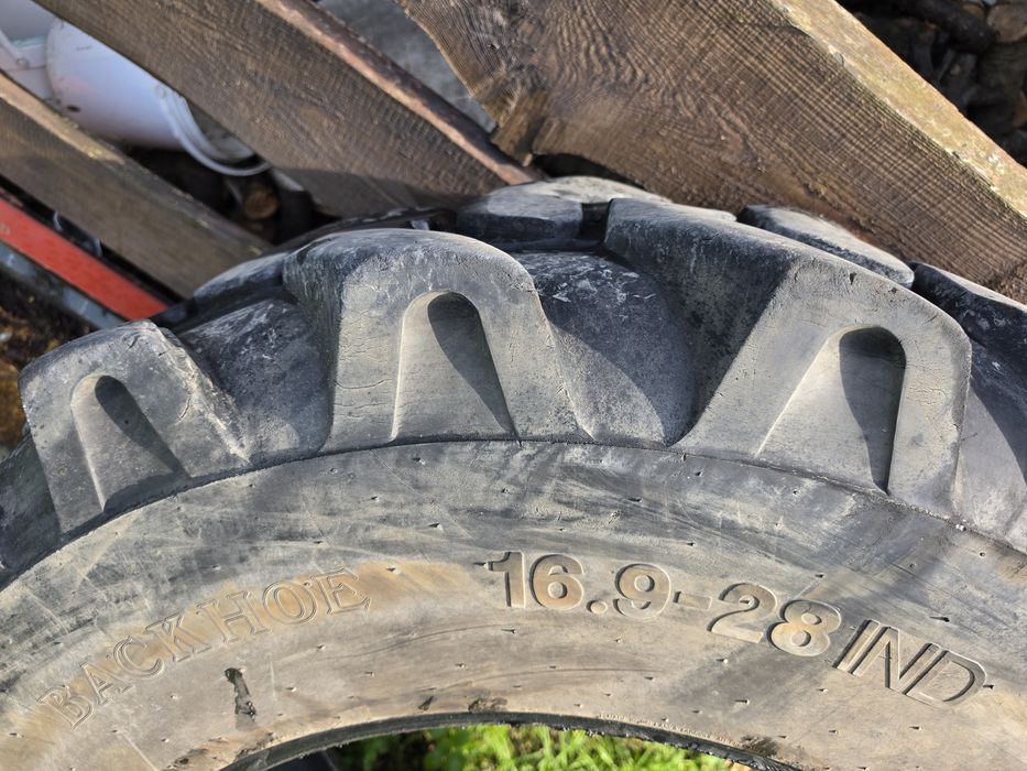 Koła opony Jcb 3cx  przód 18 ,tył 18.4 26 ,,16.9 28 dętki