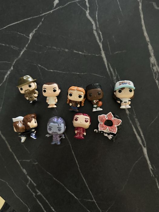 Фігурки stranger things kinder joy дивні дива