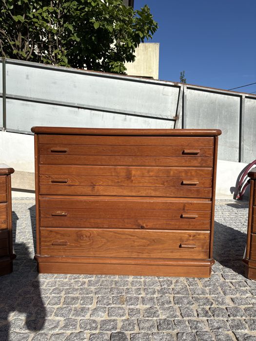 Conjunto cómoda e mesas de cabeceira
