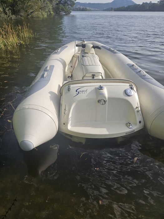 Semi-rígido jet boat avon