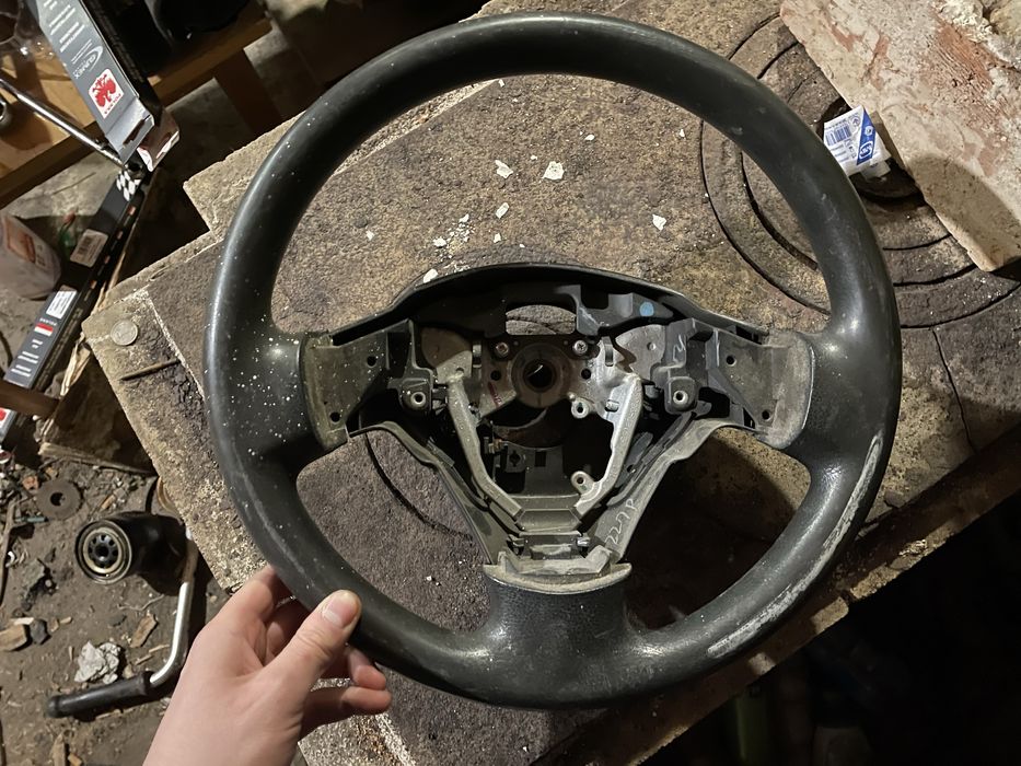 Руль від нісан,тойота