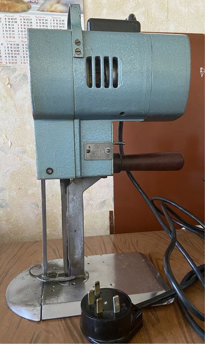 Продам раскройную машину