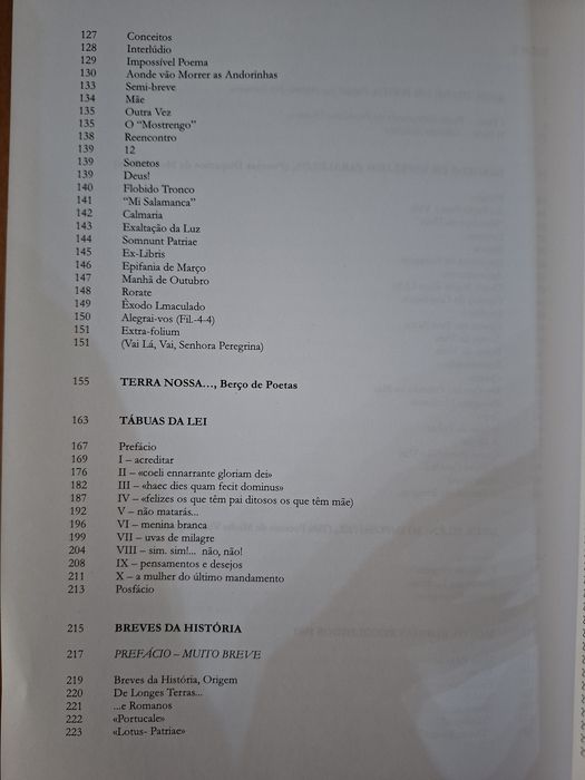 Um Olhar Infinito Poesia Reunida 1° Edição