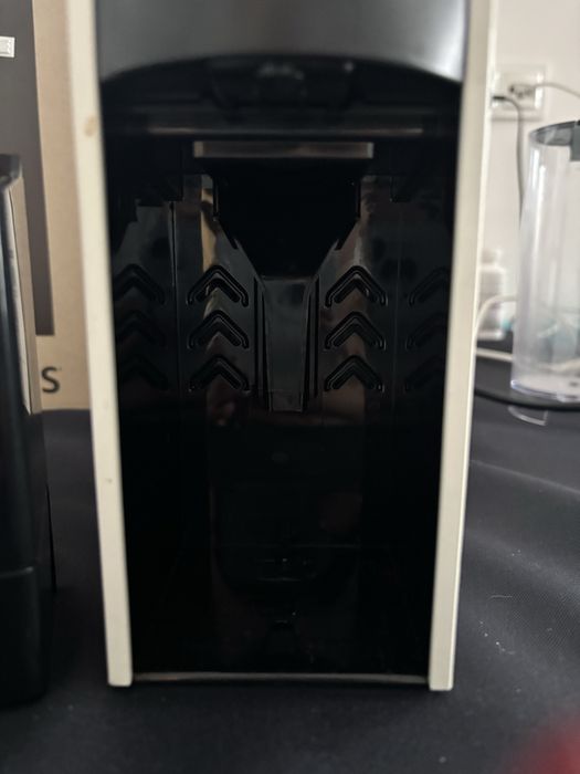 Ekspres do kawy Nespresso Essenza Mini + kapsułki