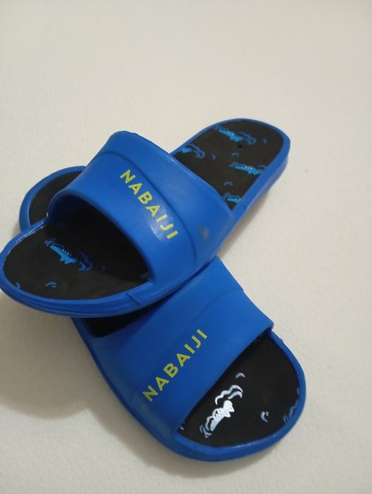 Chinelos de criança