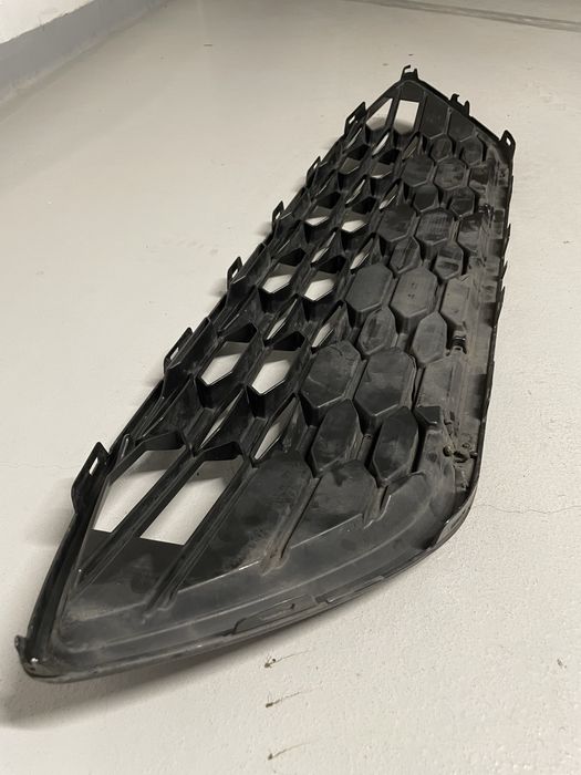 Oryginał atrapa przedniego zderzaka Ford Focus mk4 st-line