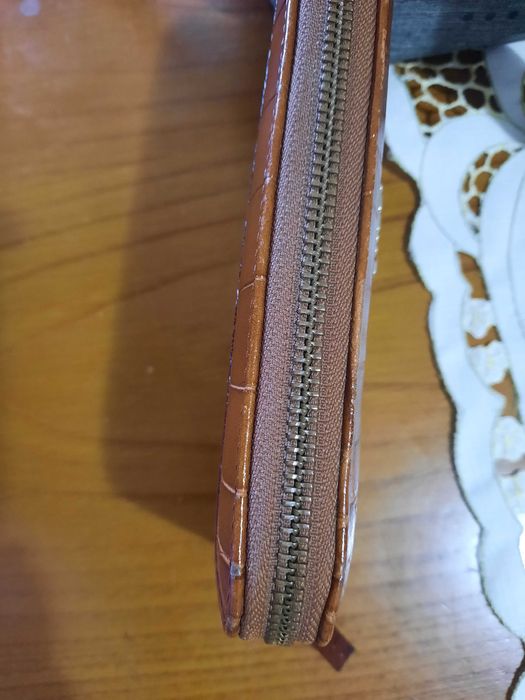 Carteira ruffel como nova , pouco uso