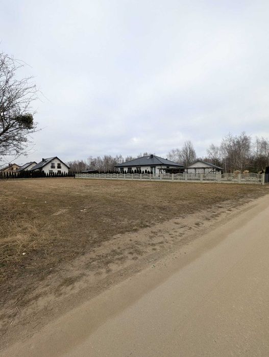 Działka na sprzedaż