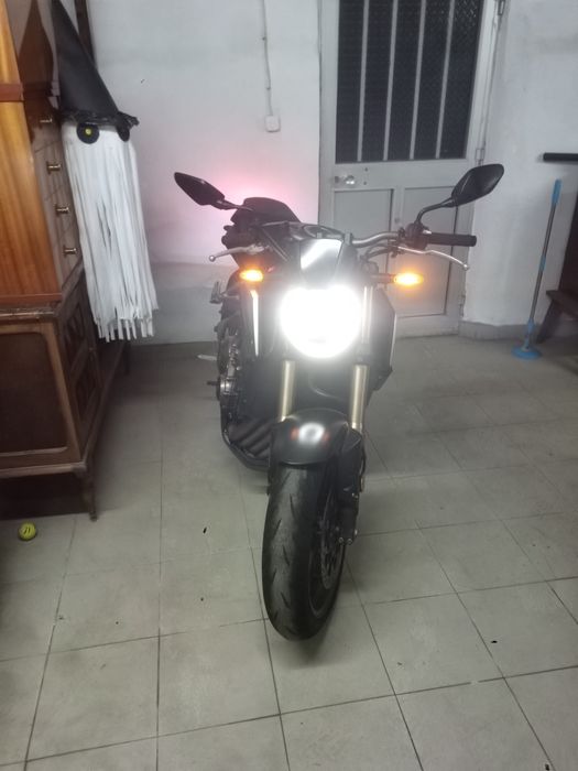 Honda CB 650R akrapovik Quickshifter