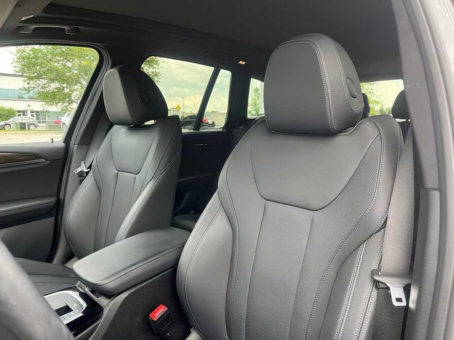BMW X3      2023