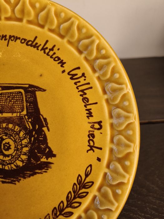 Stary talerz pamiątkowy z traktorem ²¹⁵