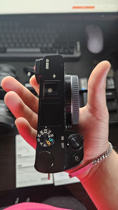 TOP Sony A6000 + com Lentes Sigma 18-50mm f/2.8 + Sigma 56mm f/1.4