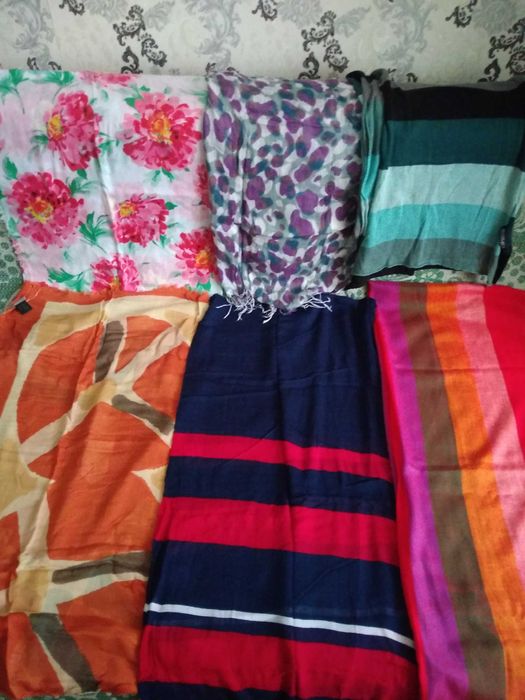 Шарфи жіночі на різний смак.