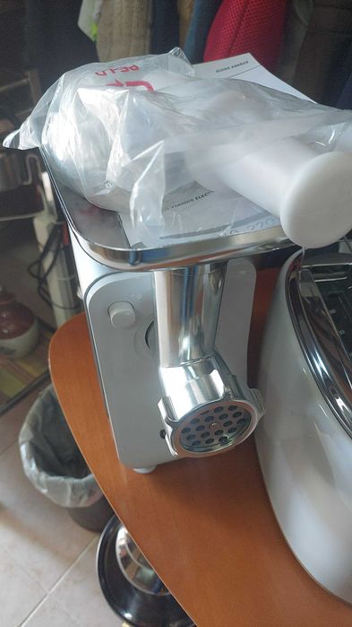 MAQUINA DE CAFÉ E PEQUENOS ELECT.