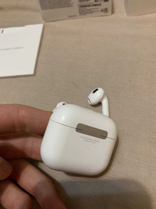 Продам airpods 3 оригінал + чохол