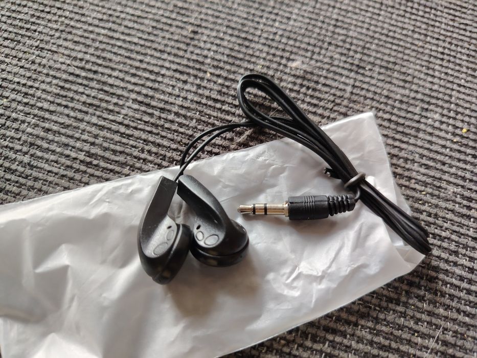 Słuchawki douszne_przewodowe Czarne