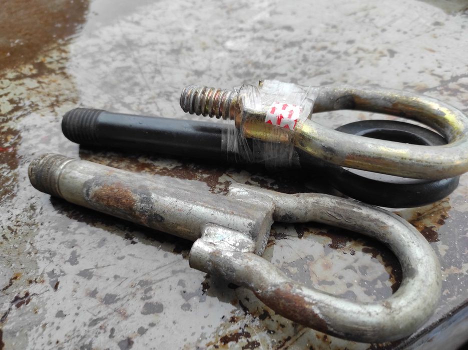 Буксировочный крюк (ухо, петля) Крюк для буксировки