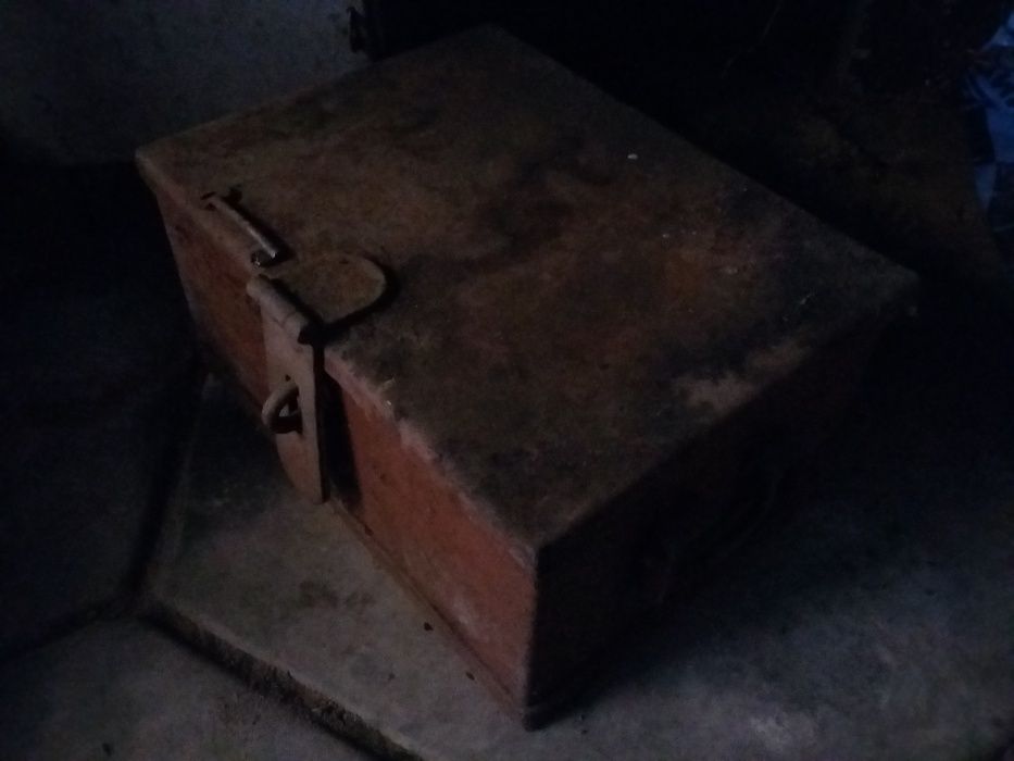 ящик-сундук для инструмента