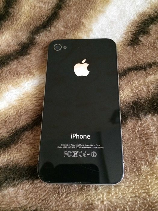 Apple Iphone 4 16Gb  (Треб замены батареи.) Отправка по НП